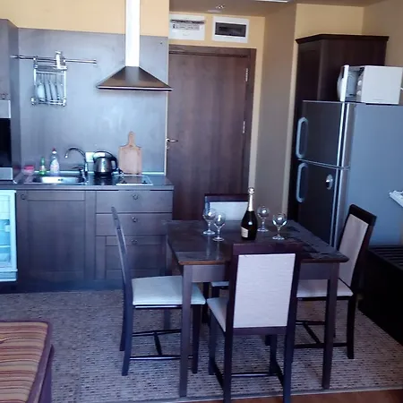 One-bedroom Private In Royal Beach דירה סאני ביץ'
