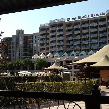 One-bedroom Private In Royal Beach דירה