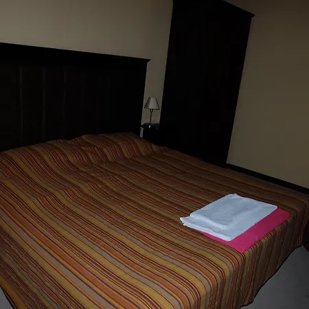 One-bedroom Private In Royal Beach דירה