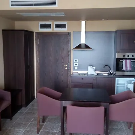 דירה One-bedroom Private In Royal Beach *