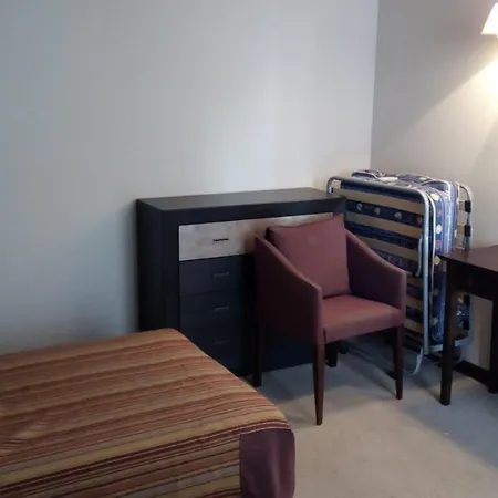 One-bedroom Private In Royal Beach דירה